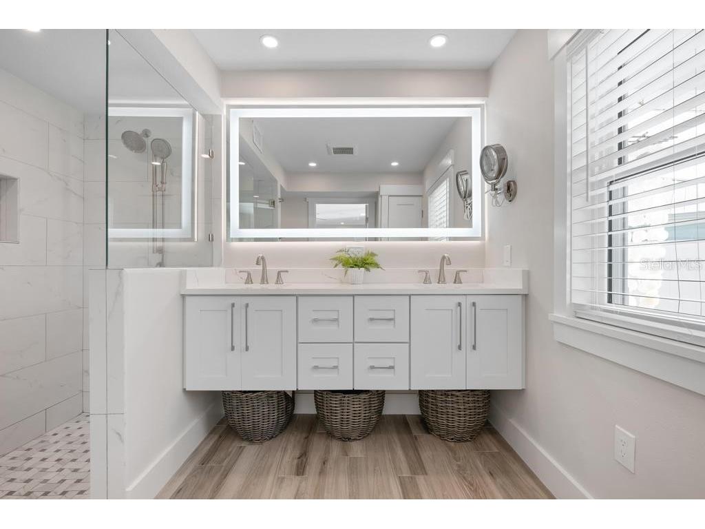 211 85th Street Holmes Beach FL 34217 A4674337 image27