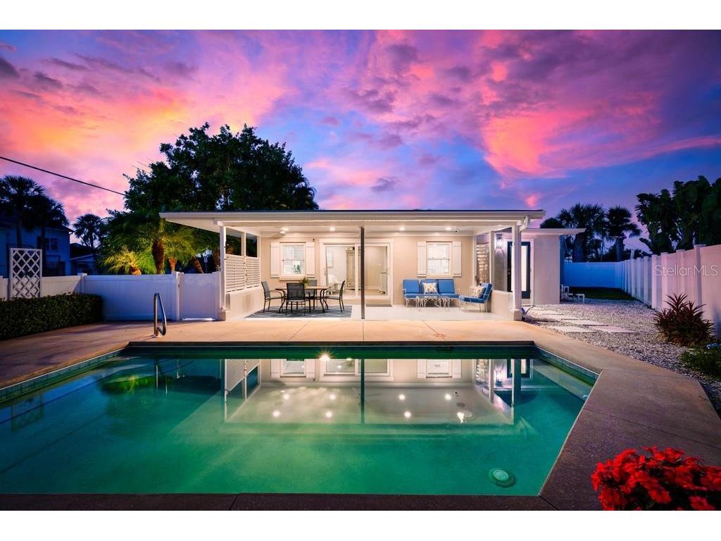 211 85th Street Holmes Beach FL 34217 A4674337 image3