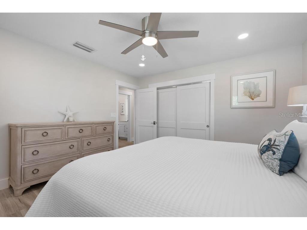 211 85th Street Holmes Beach FL 34217 A4674337 image32