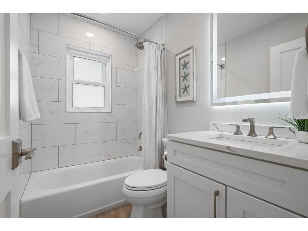 211 85th Street Holmes Beach FL 34217 A4674337 image35