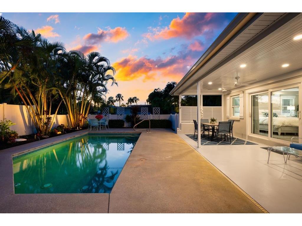 211 85th Street Holmes Beach FL 34217 A4674337 image4