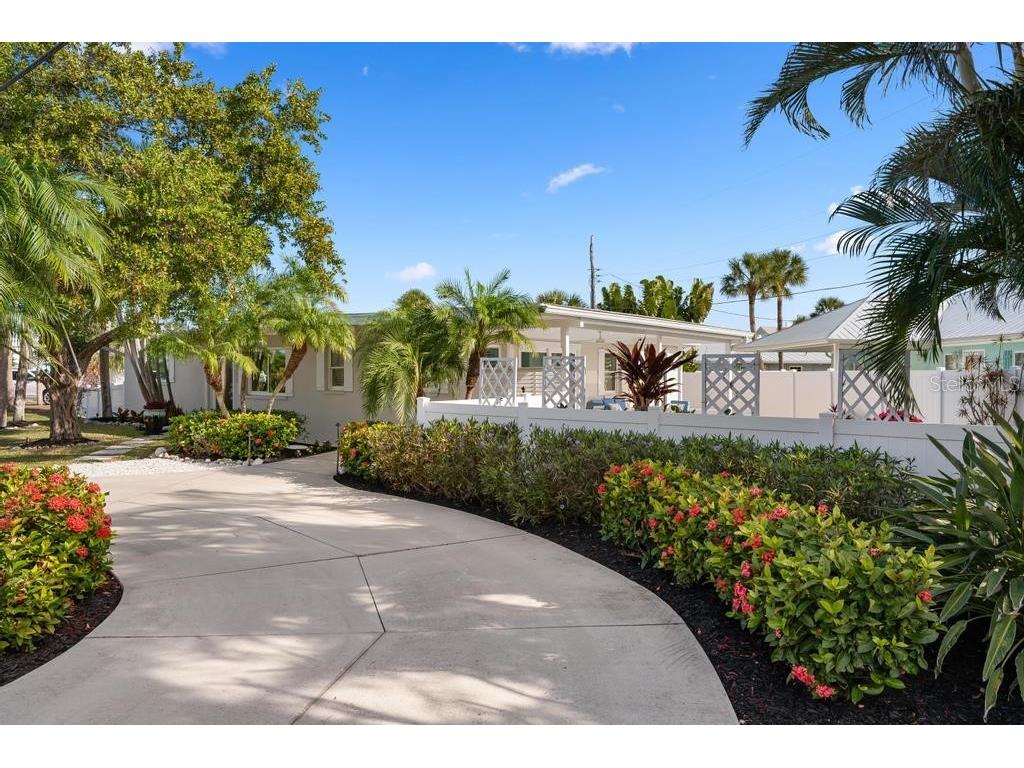 211 85th Street Holmes Beach FL 34217 A4674337 image54