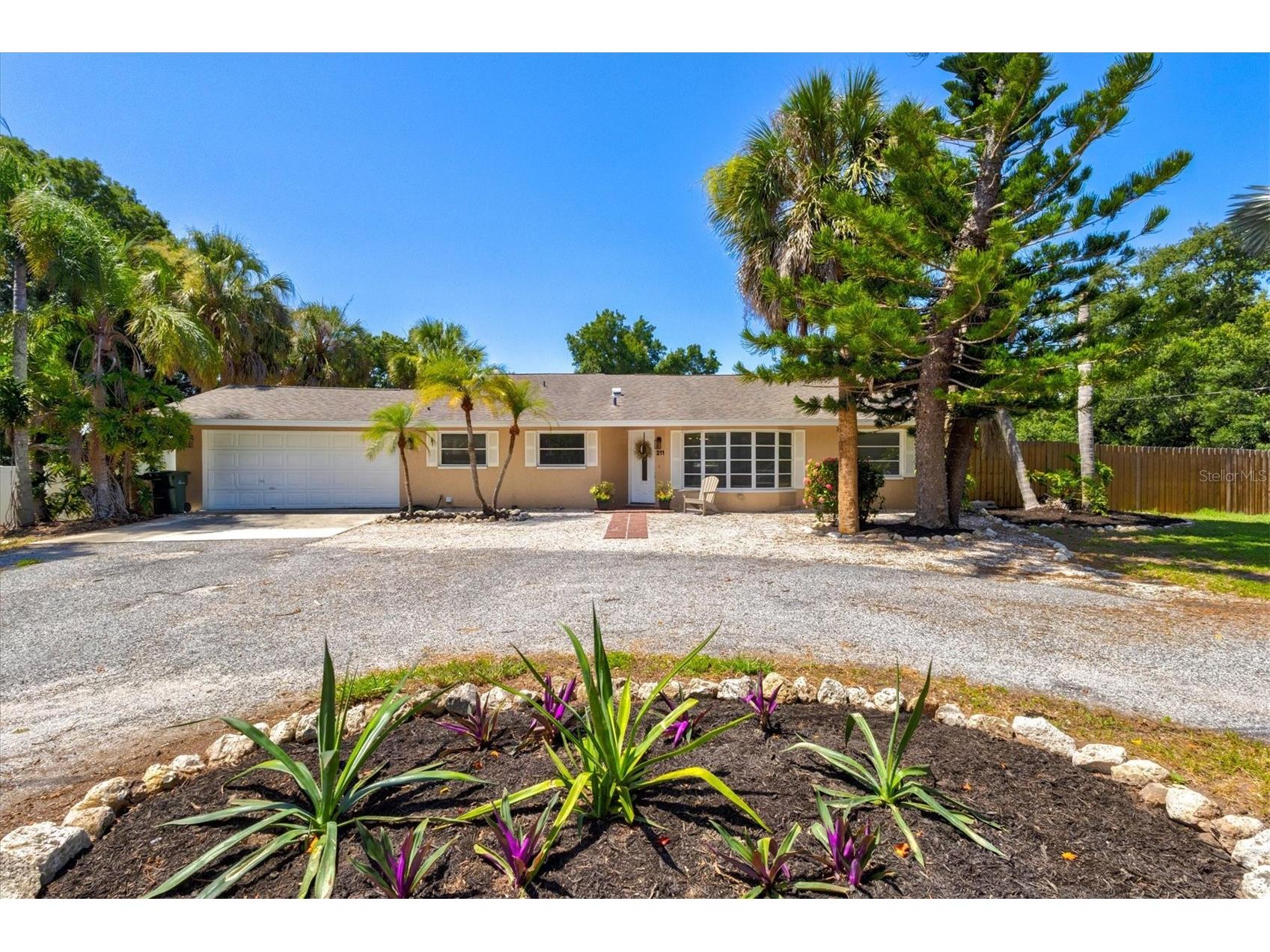 211 Avenida De Bahia Nokomis FL 34275 A4698076 image1