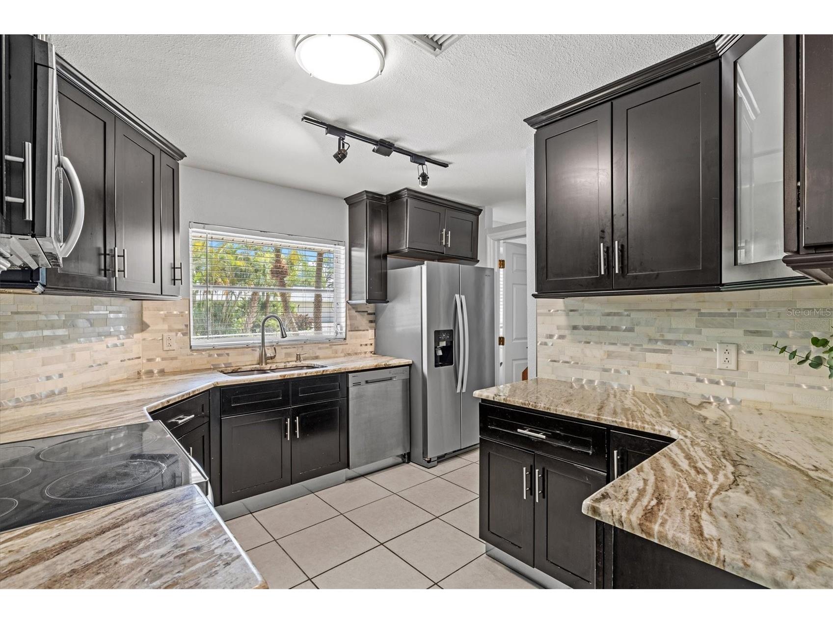 211 Avenida De Bahia Nokomis FL 34275 A4698076 image12