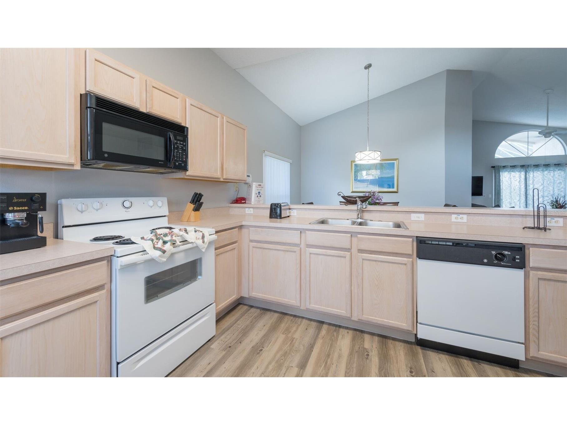 211 Aylesbury Lane Davenport FL 33837 S5148953 image2