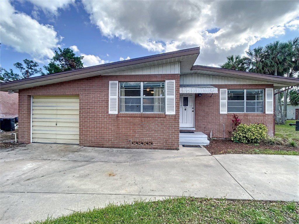 211 Big Tree Road South Daytona FL 32119 V4928541 image1