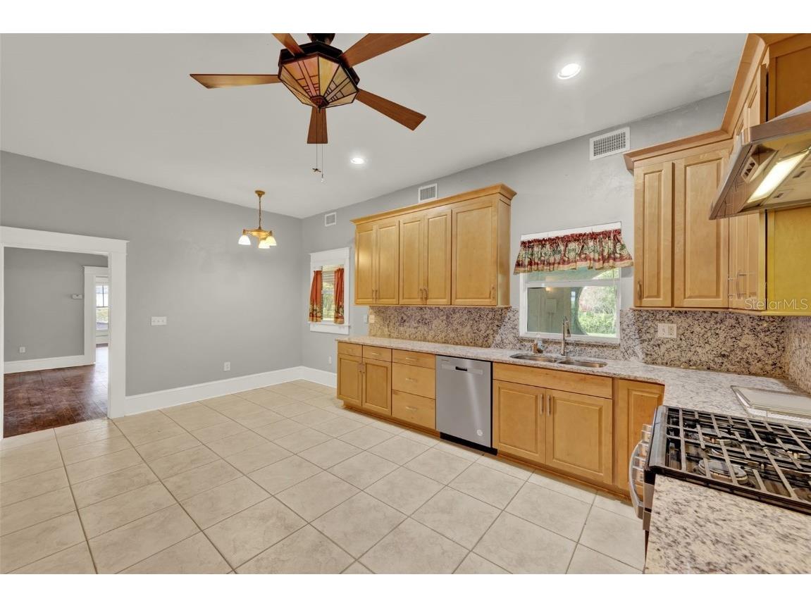 211 Cassady Street Umatilla FL 32784 O6328956 image25