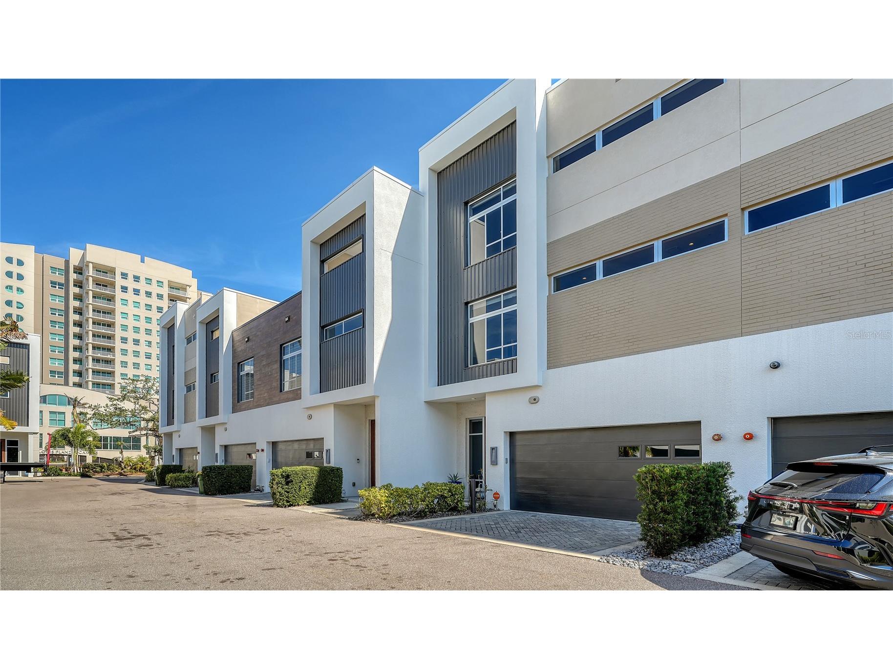 211 Cosmopolitan Court #211 Sarasota FL 34236 A4684837 image1