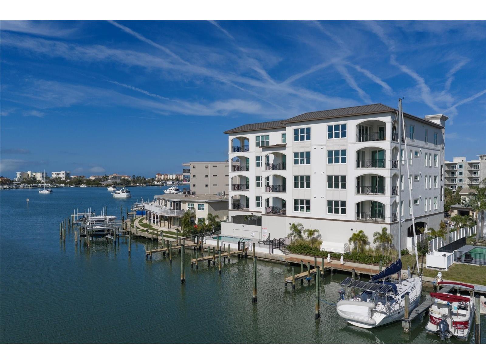 211 Dolphin Point #1 Clearwater FL 33767 TB8458724 image1