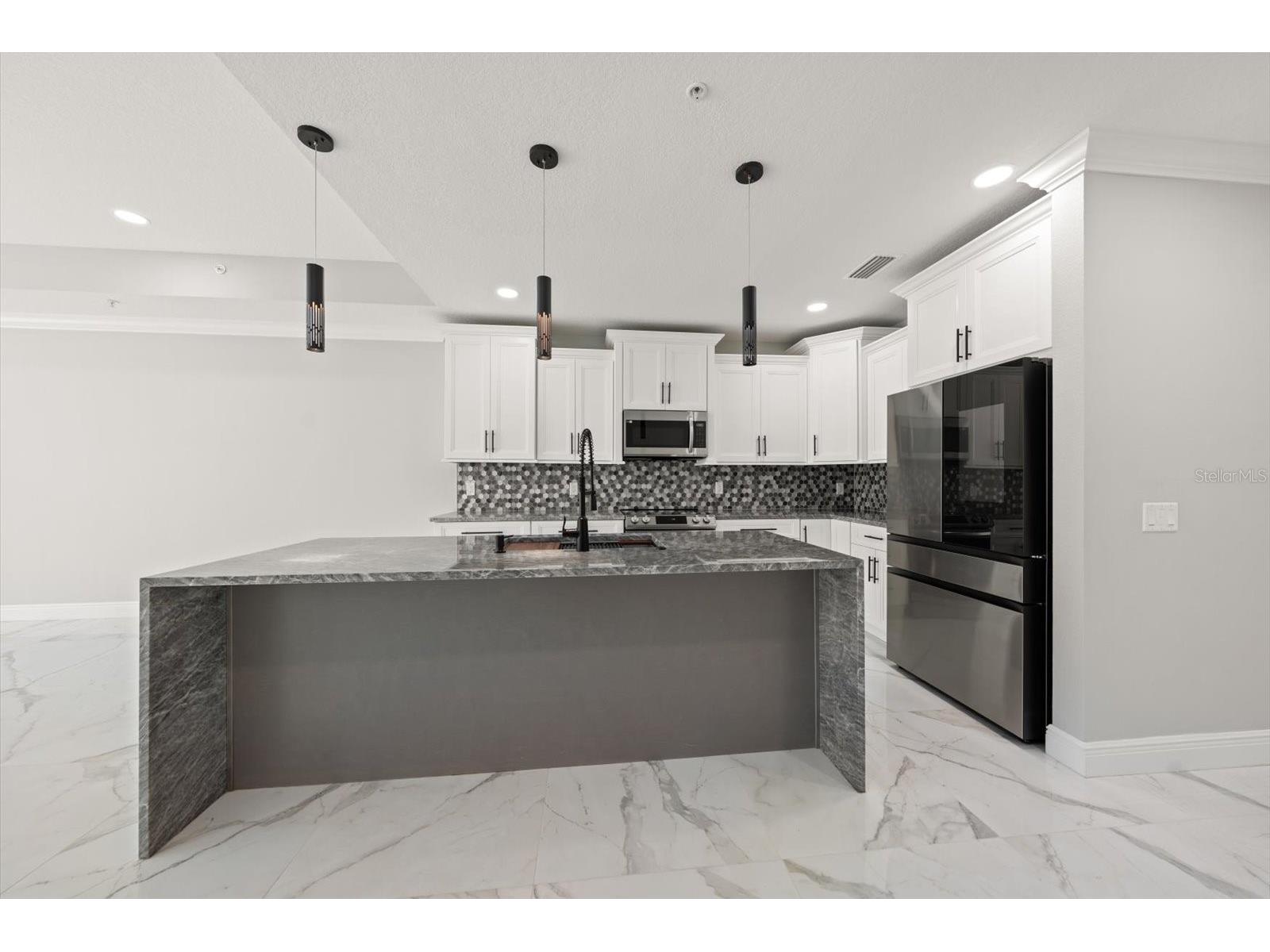 211 Dolphin Point #201 Clearwater FL 33767 TB8485670 image14