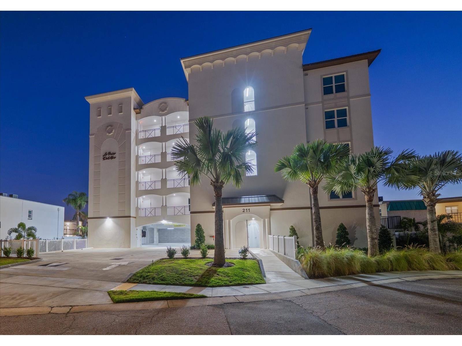 211 Dolphin Point #202 Clearwater FL 33767 TB8459306 image2