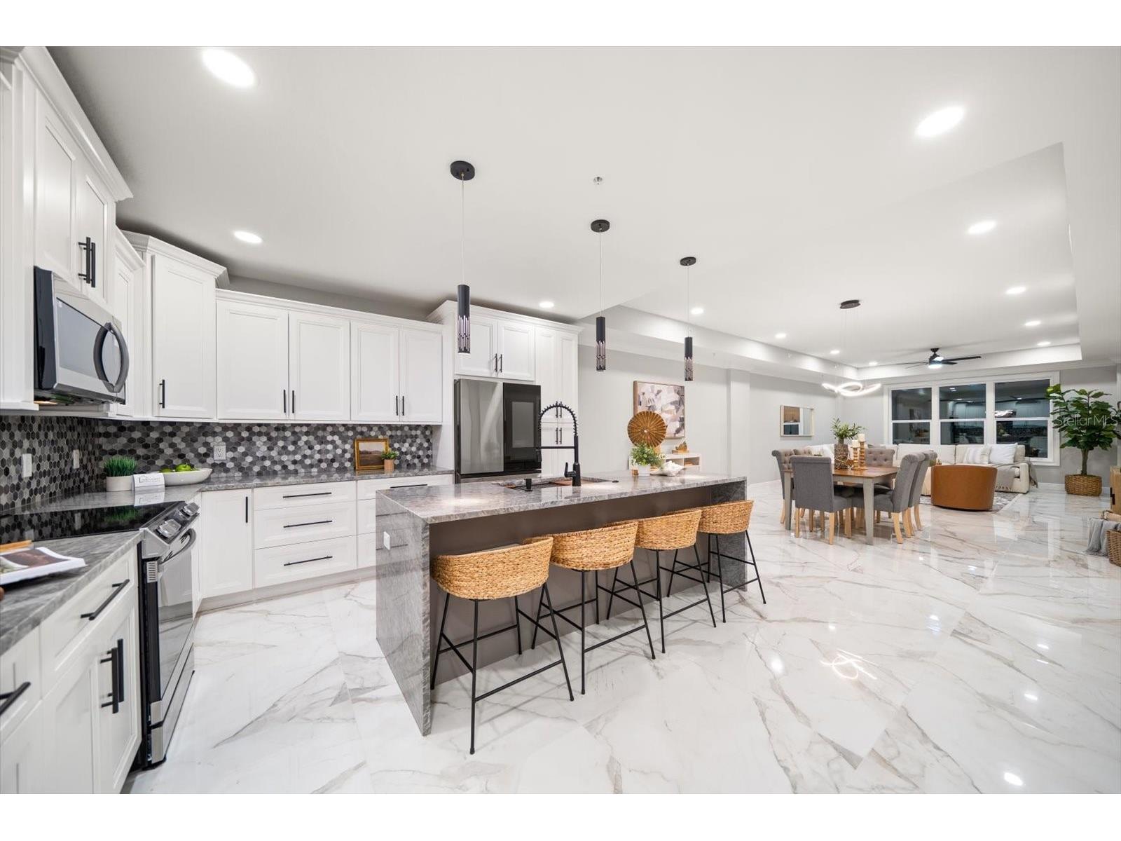 211 Dolphin Point #202 Clearwater FL 33767 TB8459306 image4