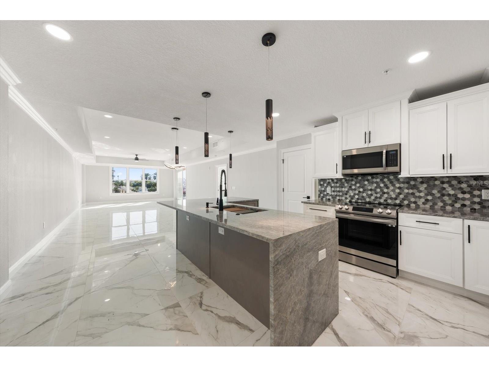 211 Dolphin Point #203 Clearwater FL 33767 TB8485699 image5