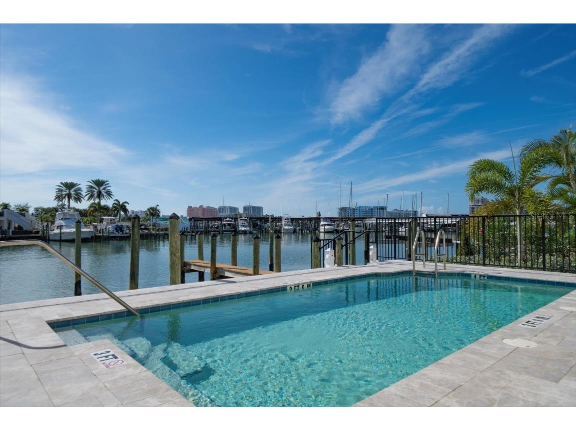 211 Dolphin Point #301 Clearwater FL 33767 TB8459343 image1