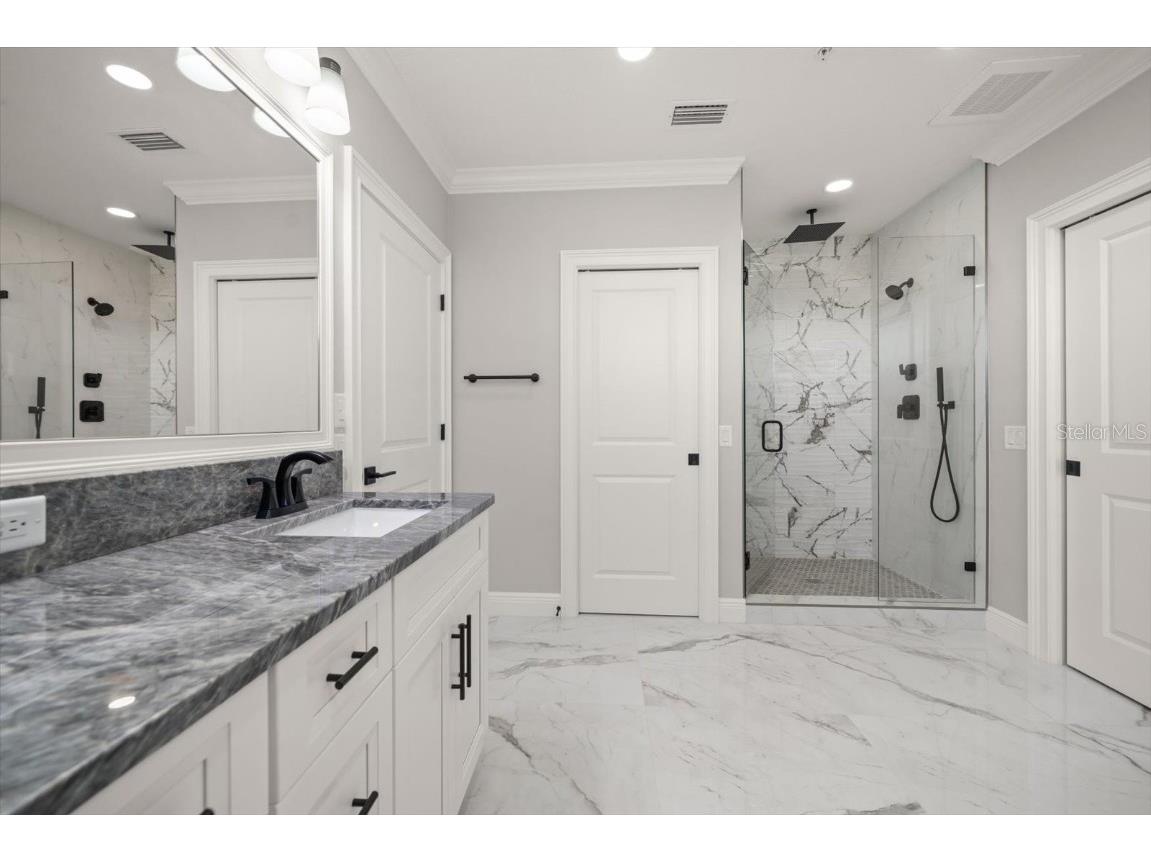 211 Dolphin Point #301 Clearwater FL 33767 TB8459343 image18