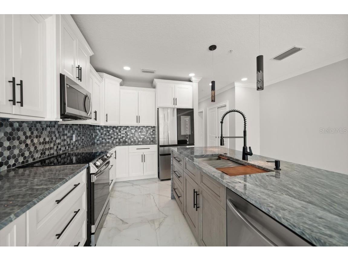 211 Dolphin Point #301 Clearwater FL 33767 TB8459343 image6