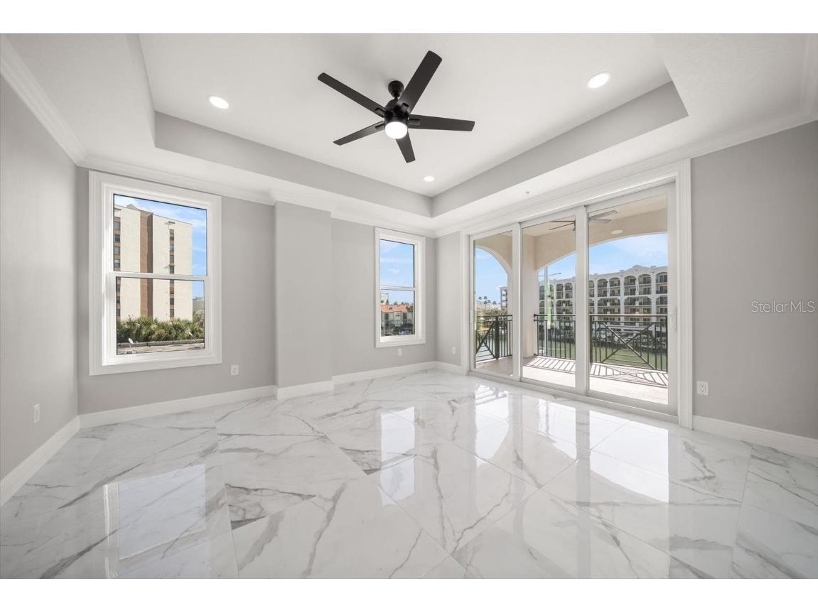 211 Dolphin Point #301 Clearwater FL 33767 TB8459343 image8