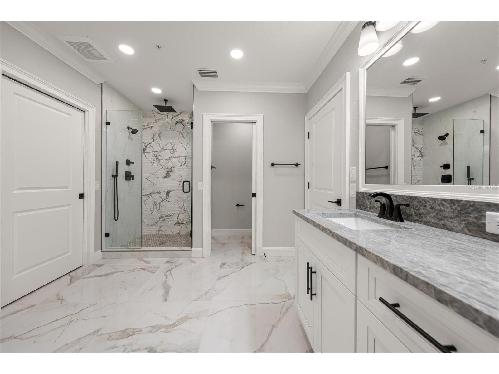 211 Dolphin Point #302 Clearwater FL 33767 TB8485704 image11