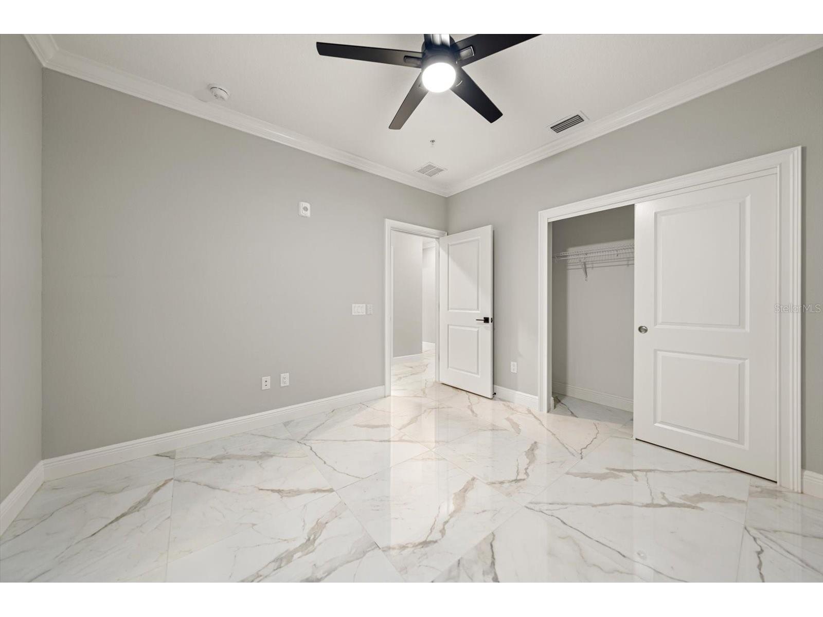 211 Dolphin Point #302 Clearwater FL 33767 TB8485704 image15