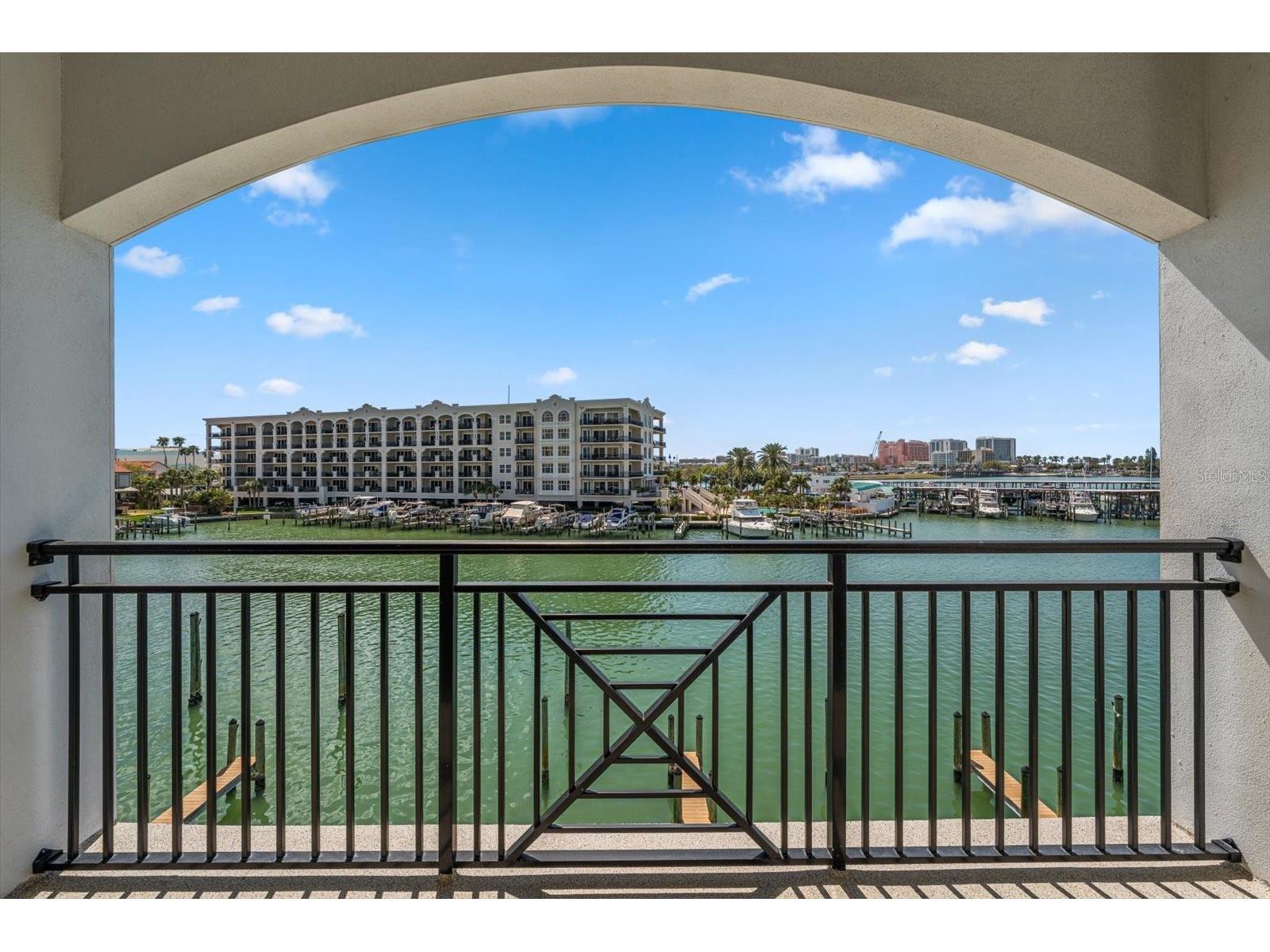 211 Dolphin Point #302 Clearwater FL 33767 TB8485704 image3
