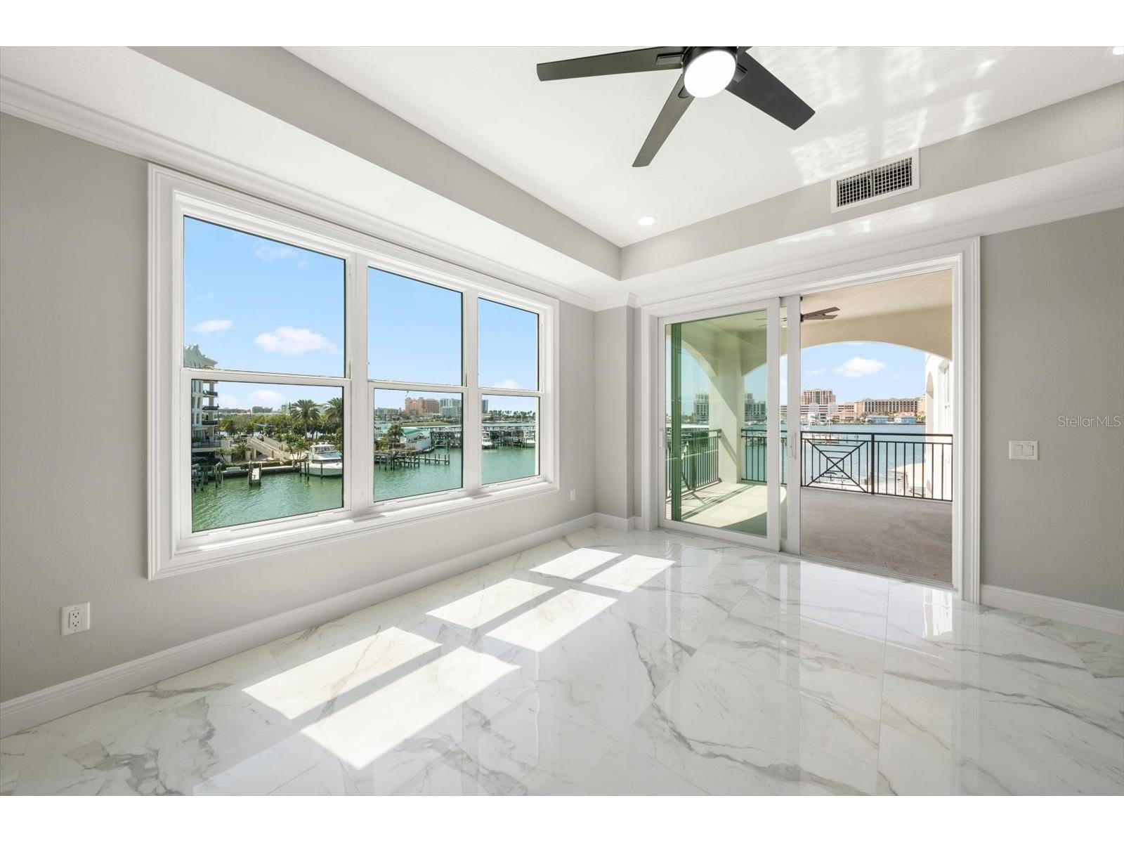 211 Dolphin Point #302 Clearwater FL 33767 TB8485704 image4