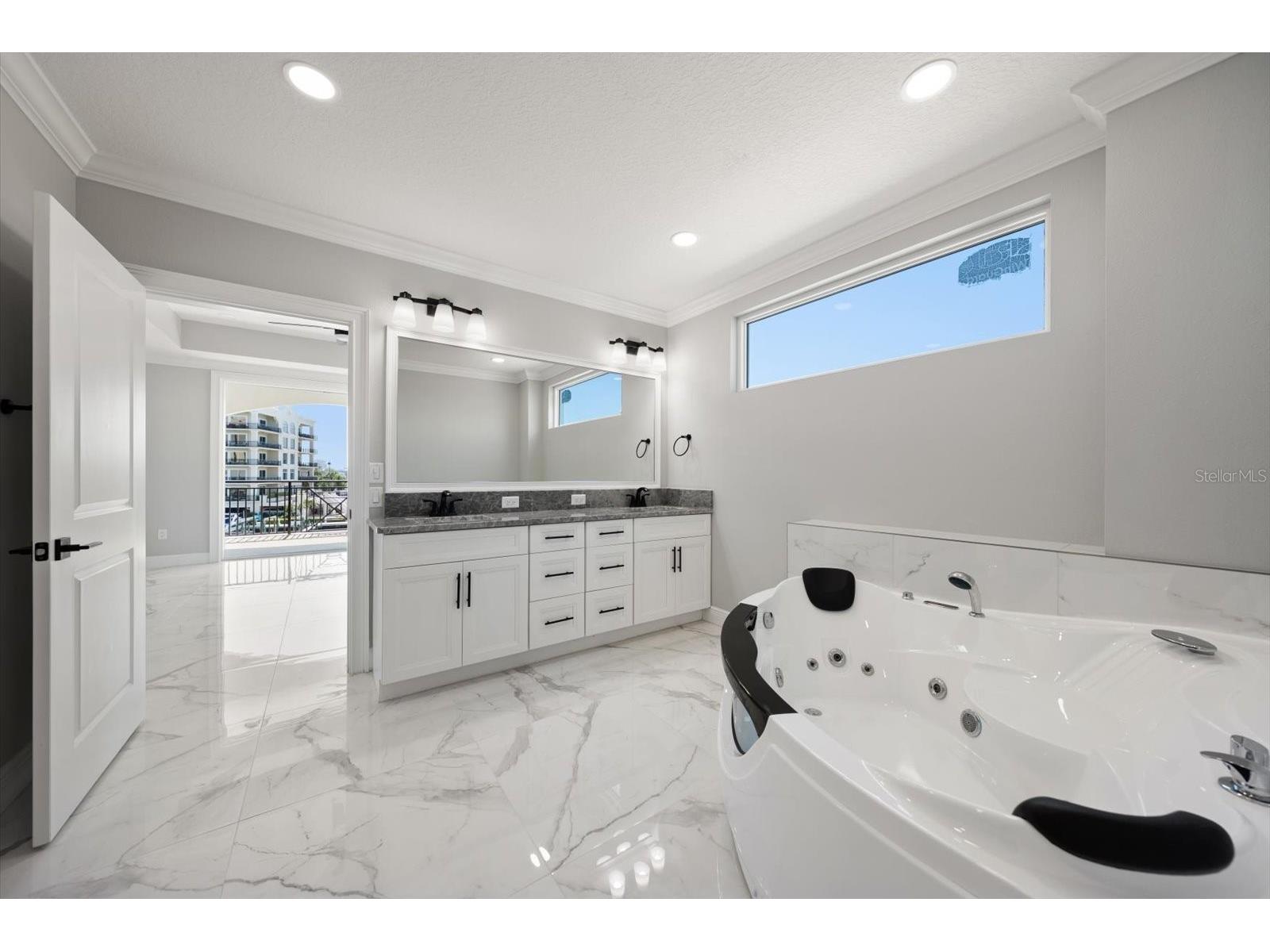 211 Dolphin Point #303 Clearwater FL 33767 TB8485711 image10