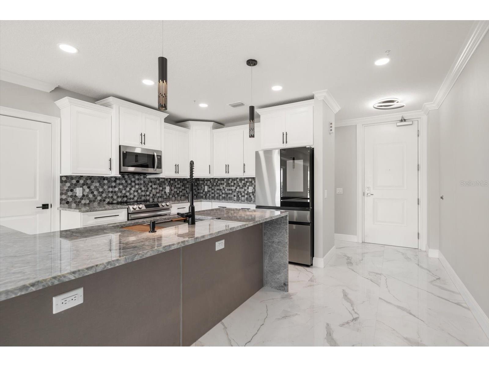 211 Dolphin Point #303 Clearwater FL 33767 TB8485711 image16