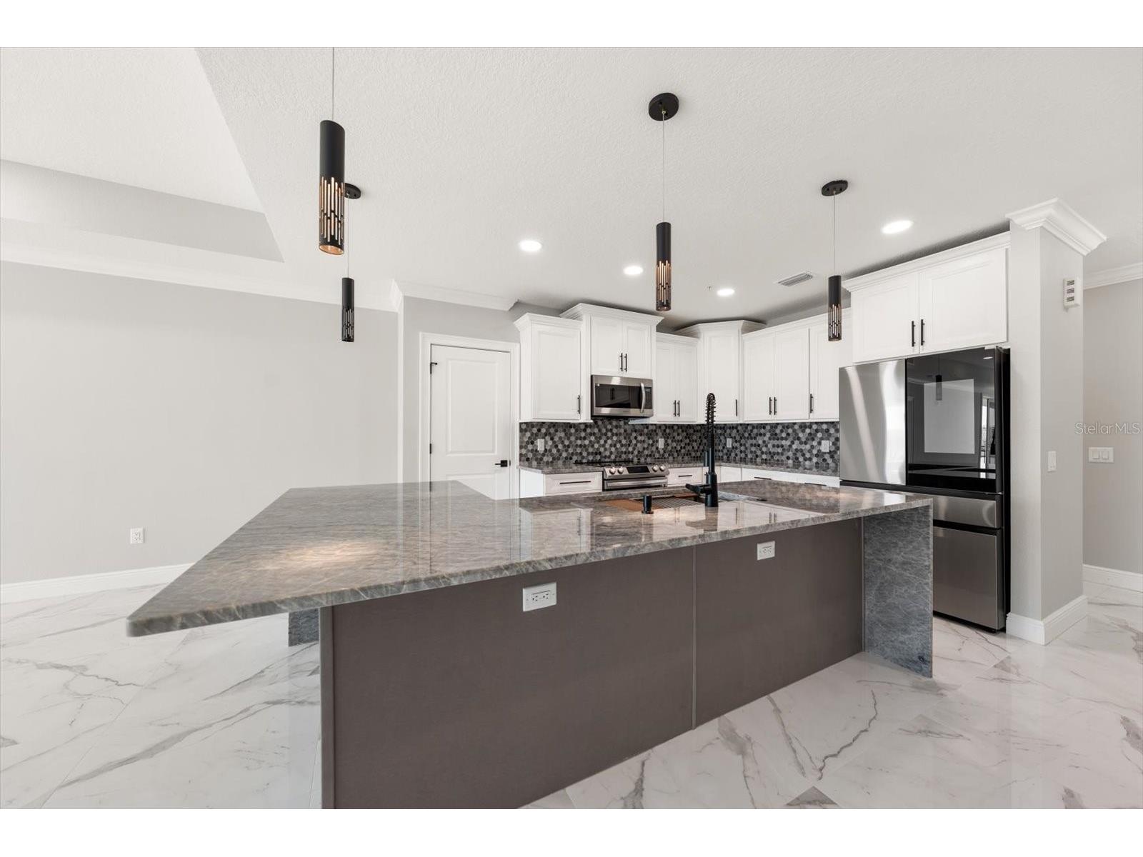 211 Dolphin Point #303 Clearwater FL 33767 TB8485711 image24