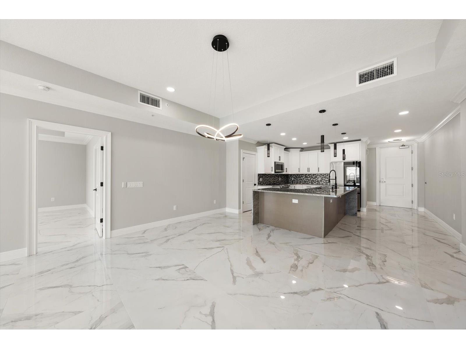 211 Dolphin Point #303 Clearwater FL 33767 TB8485711 image25