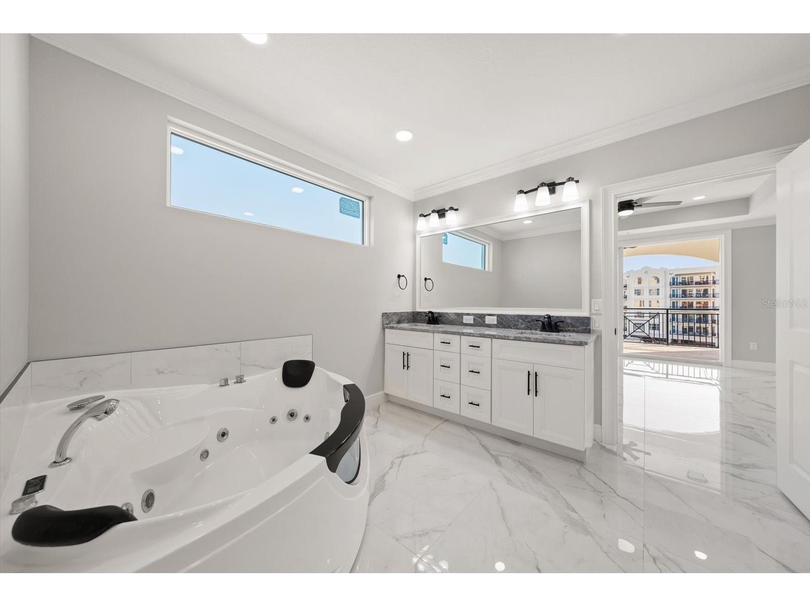 211 Dolphin Point #401 Clearwater Beach FL 33767 TB8485717 image14