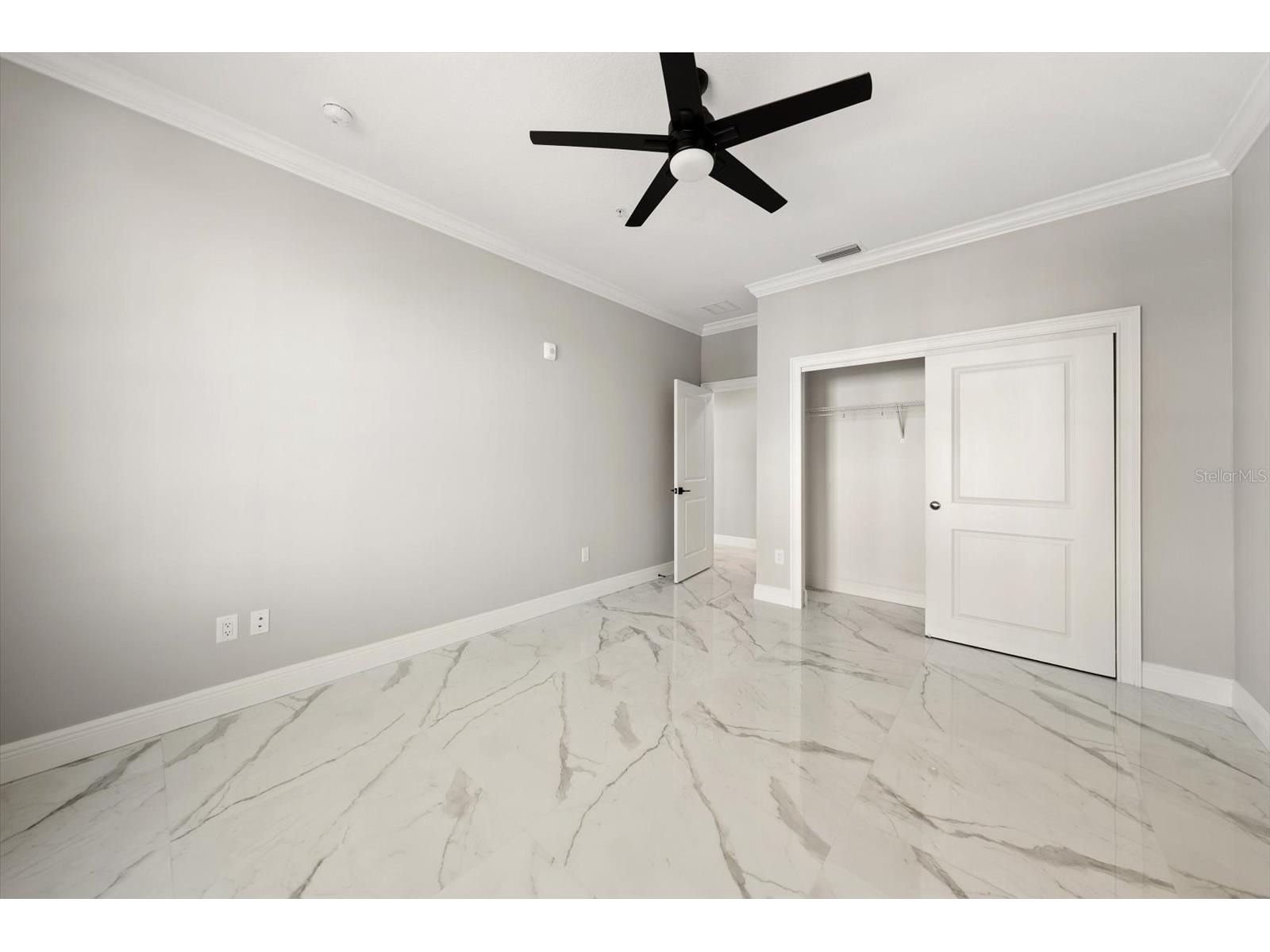 211 Dolphin Point #401 Clearwater Beach FL 33767 TB8485717 image17