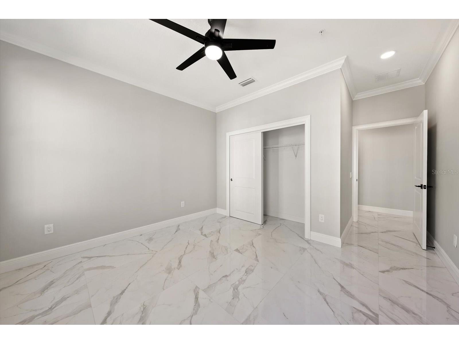 211 Dolphin Point #401 Clearwater Beach FL 33767 TB8485717 image19