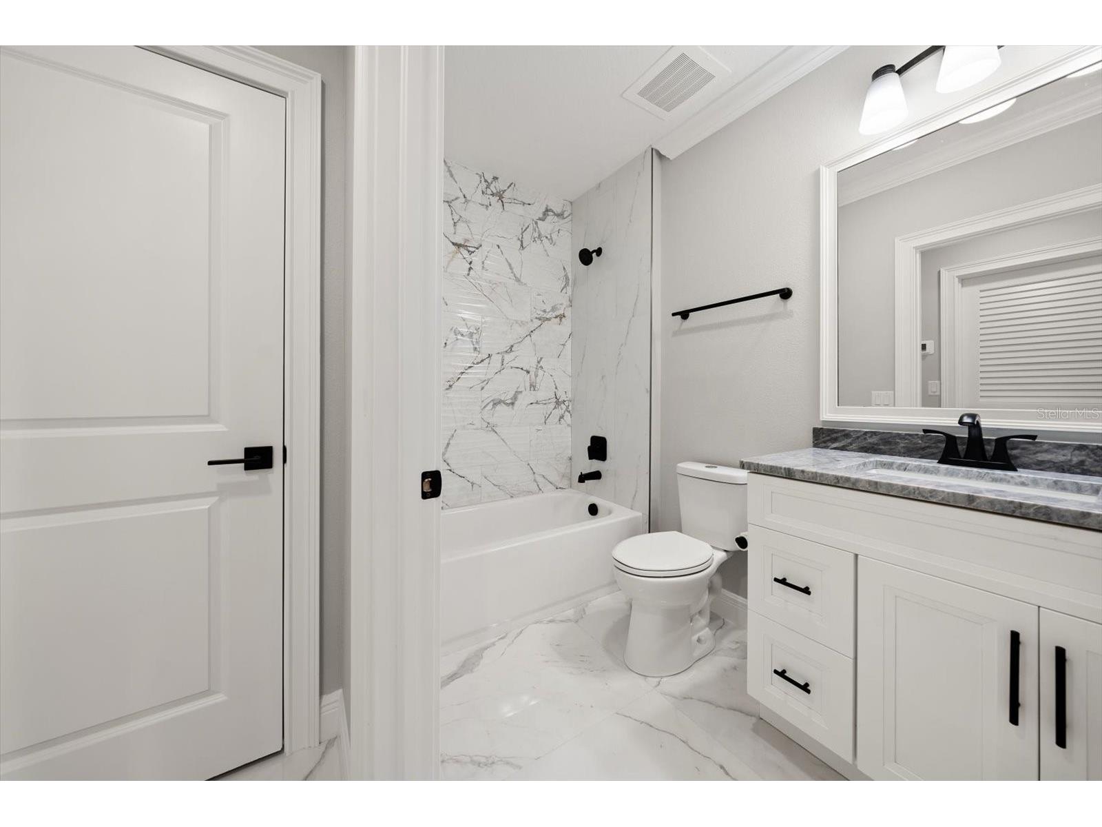 211 Dolphin Point #401 Clearwater Beach FL 33767 TB8485717 image20