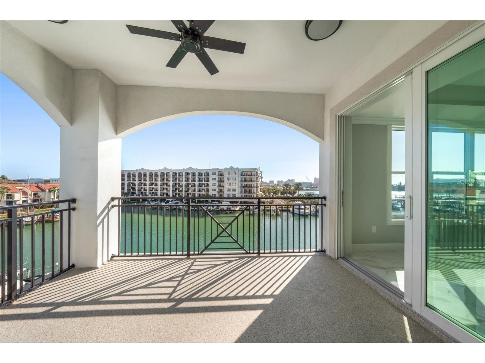 211 Dolphin Point #401 Clearwater Beach FL 33767 TB8485717 image3