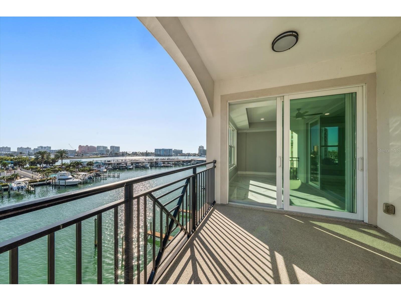 211 Dolphin Point #401 Clearwater Beach FL 33767 TB8485717 image4