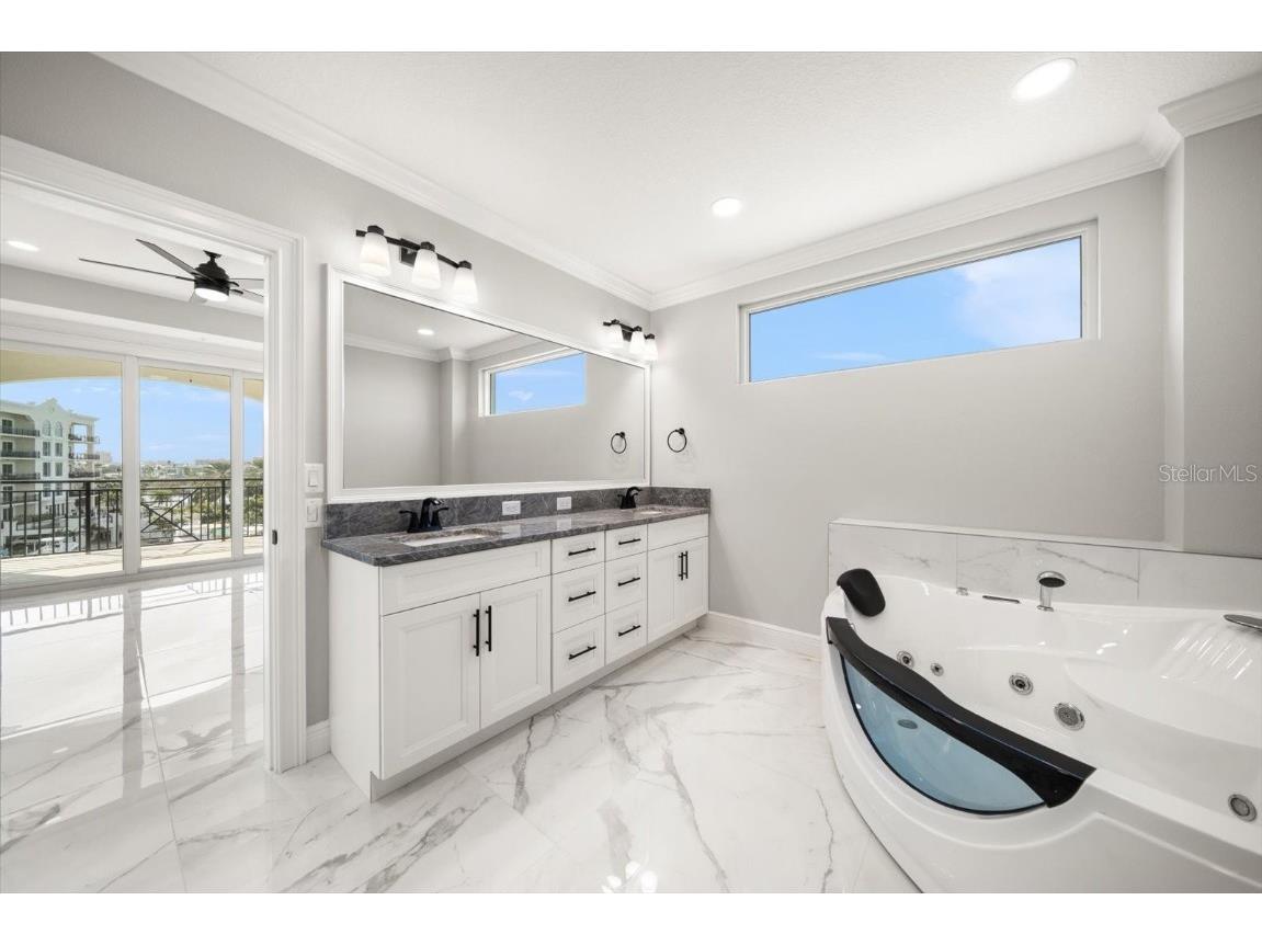 211 Dolphin Point #403 Clearwater Beach FL 33767 TB8459331 image14