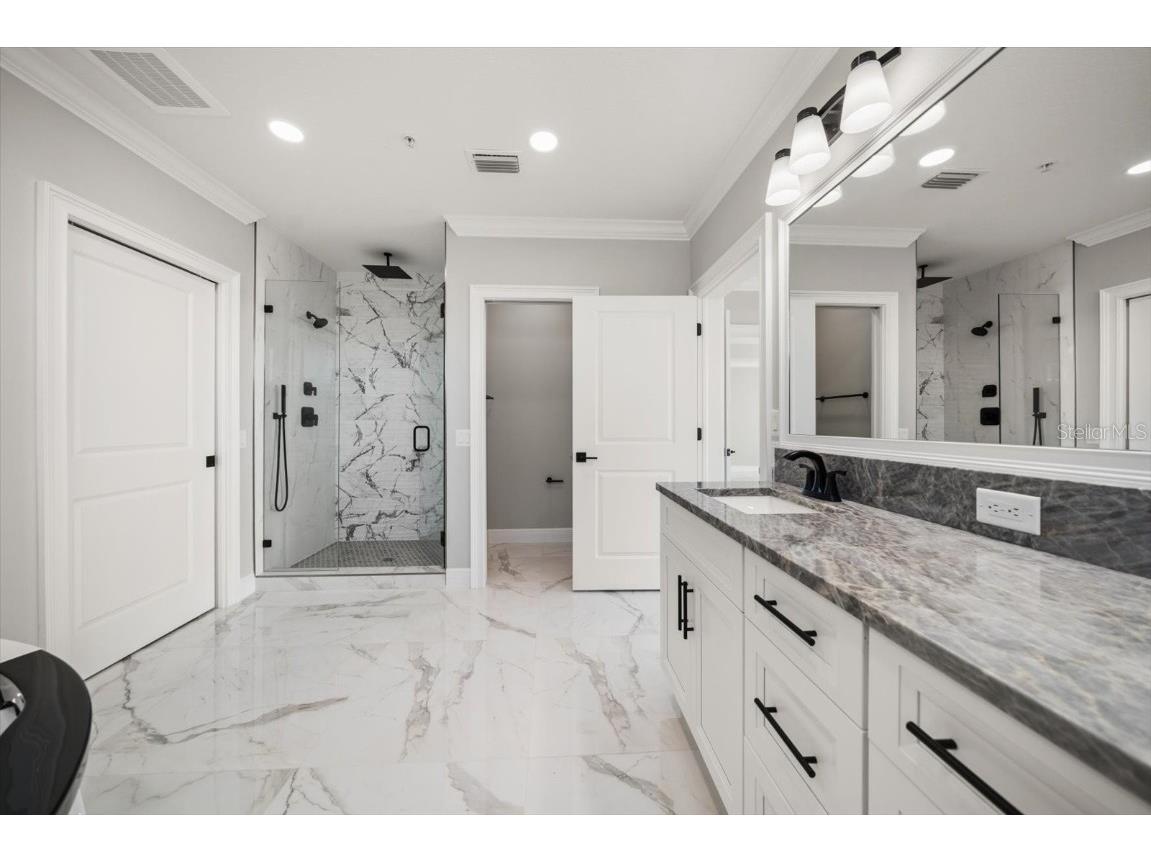 211 Dolphin Point #403 Clearwater Beach FL 33767 TB8459331 image15