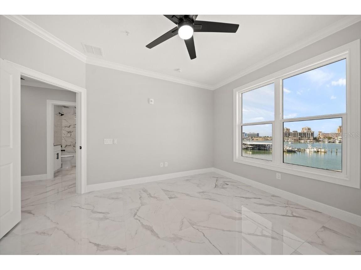 211 Dolphin Point #403 Clearwater Beach FL 33767 TB8459331 image17