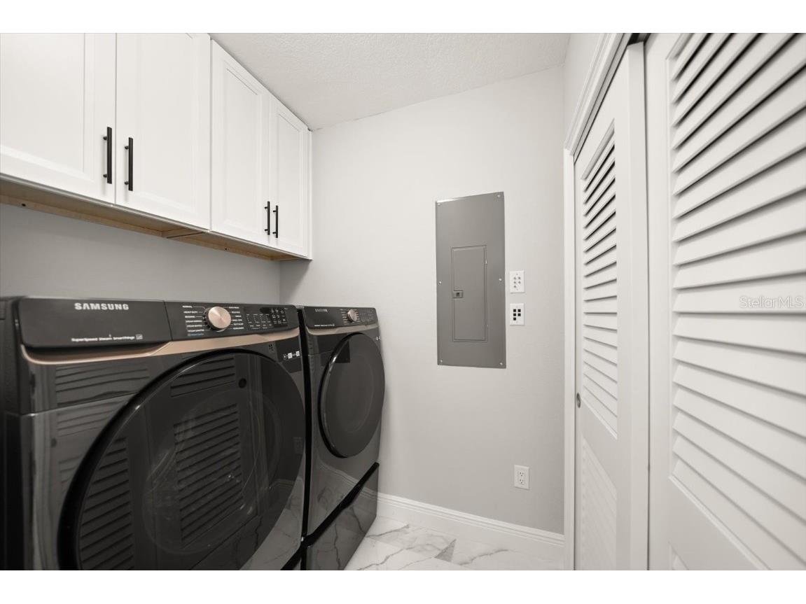 211 Dolphin Point #403 Clearwater Beach FL 33767 TB8459331 image20