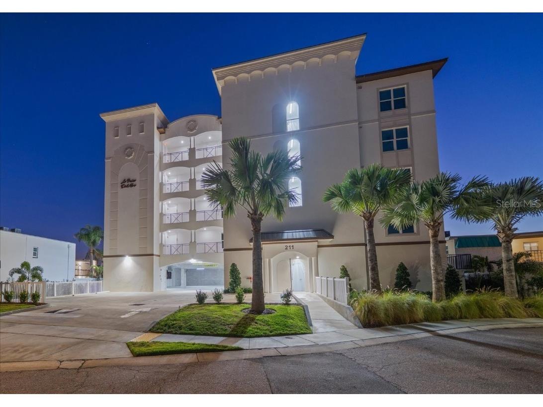 211 Dolphin Point #403 Clearwater Beach FL 33767 TB8459331 image31
