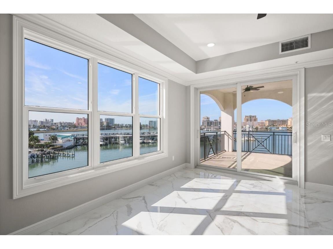 211 Dolphin Point #403 Clearwater Beach FL 33767 TB8459331 image7