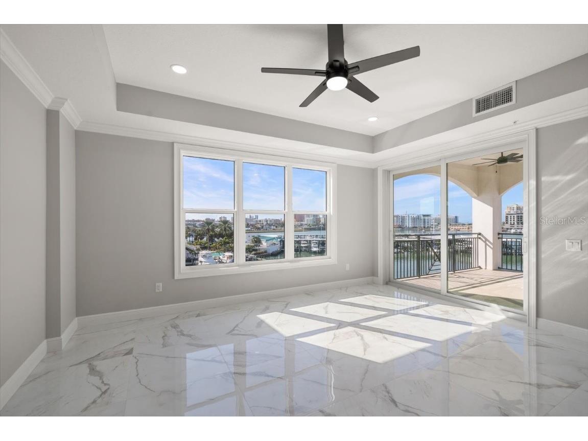 211 Dolphin Point #403 Clearwater Beach FL 33767 TB8459331 image8