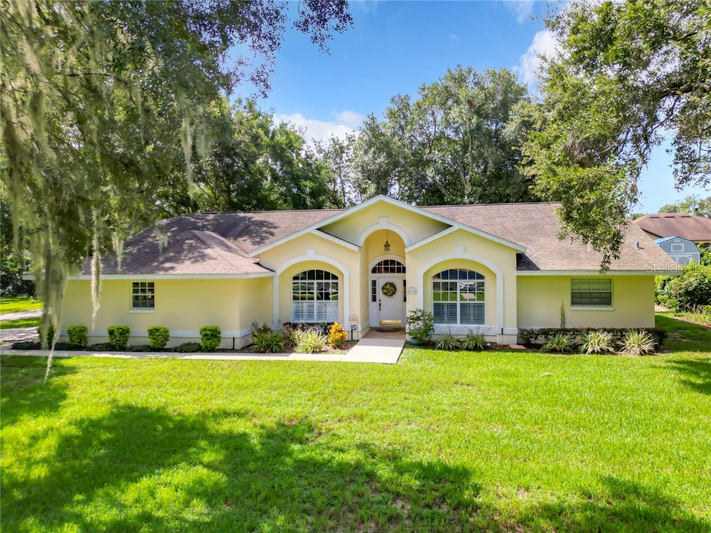 211 E Orchid Way Howey In The Hills FL 34737 - LITTLE LAKE HARRIS O6136053 image1