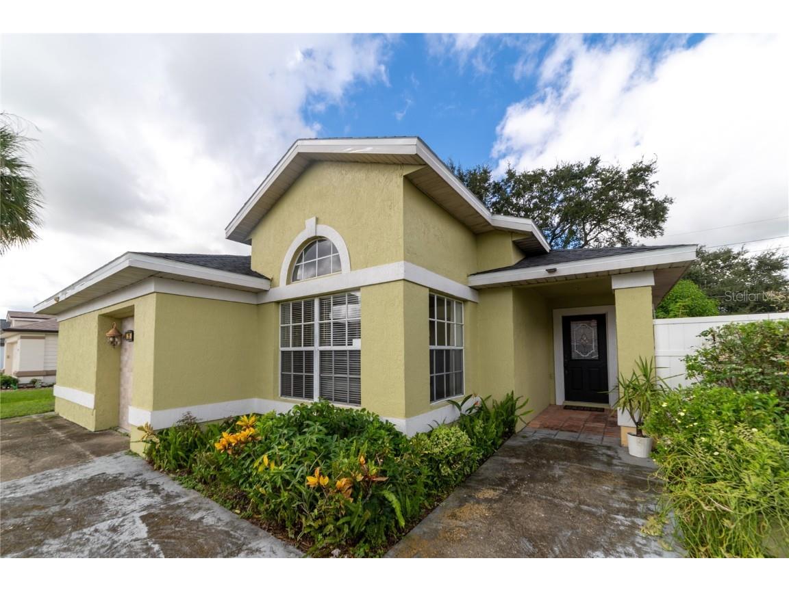 211 Hidden Springs Circle Kissimmee FL 34743 O6145675 image1