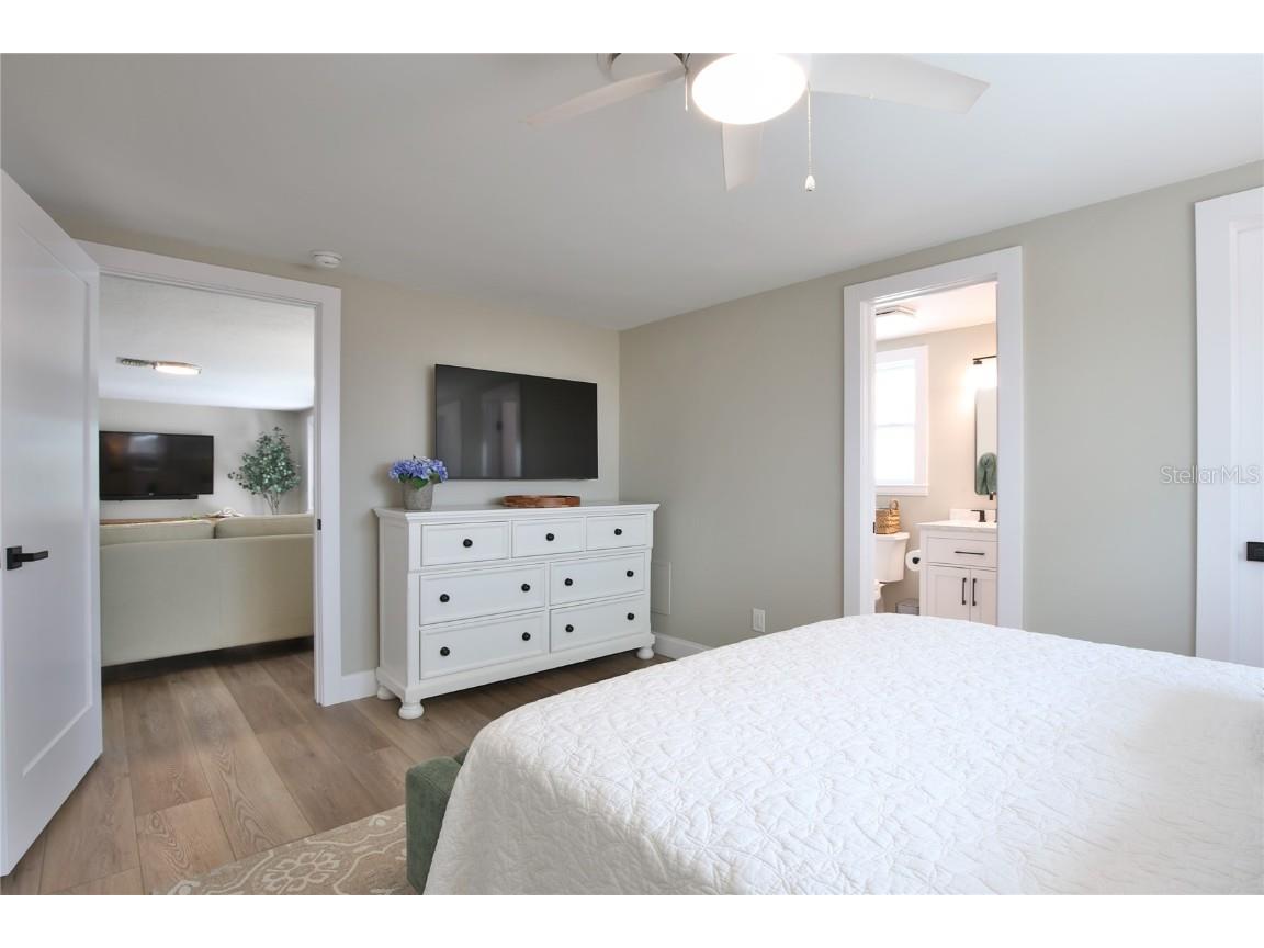 211 Island Circle Sarasota FL 34242 A4658382 image18