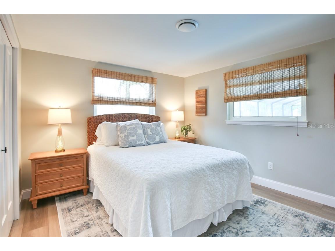 211 Island Circle Sarasota FL 34242 A4658382 image20