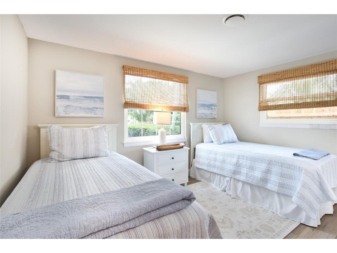 211 Island Circle Sarasota FL 34242 A4658382 image26