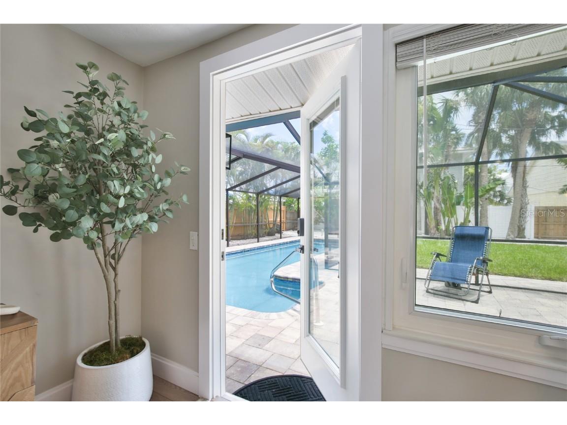 211 Island Circle Sarasota FL 34242 A4658382 image29