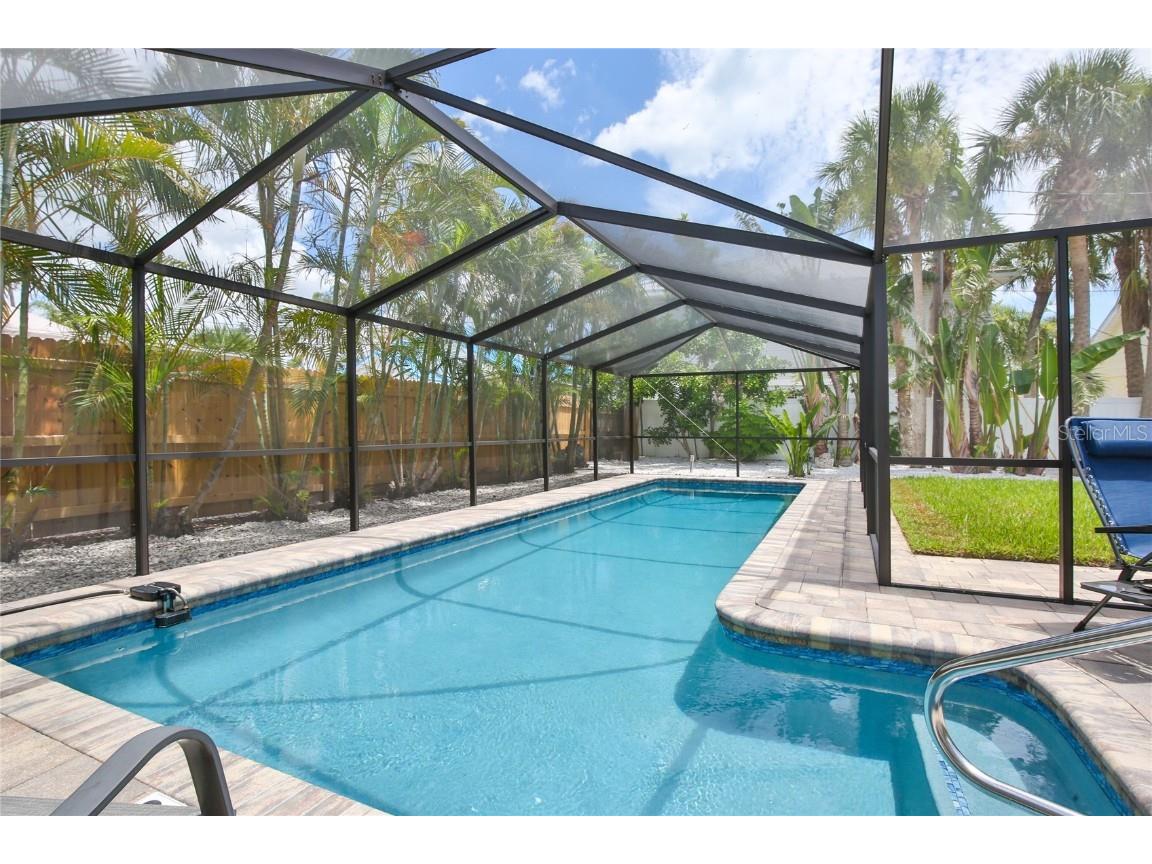 211 Island Circle Sarasota FL 34242 A4658382 image30