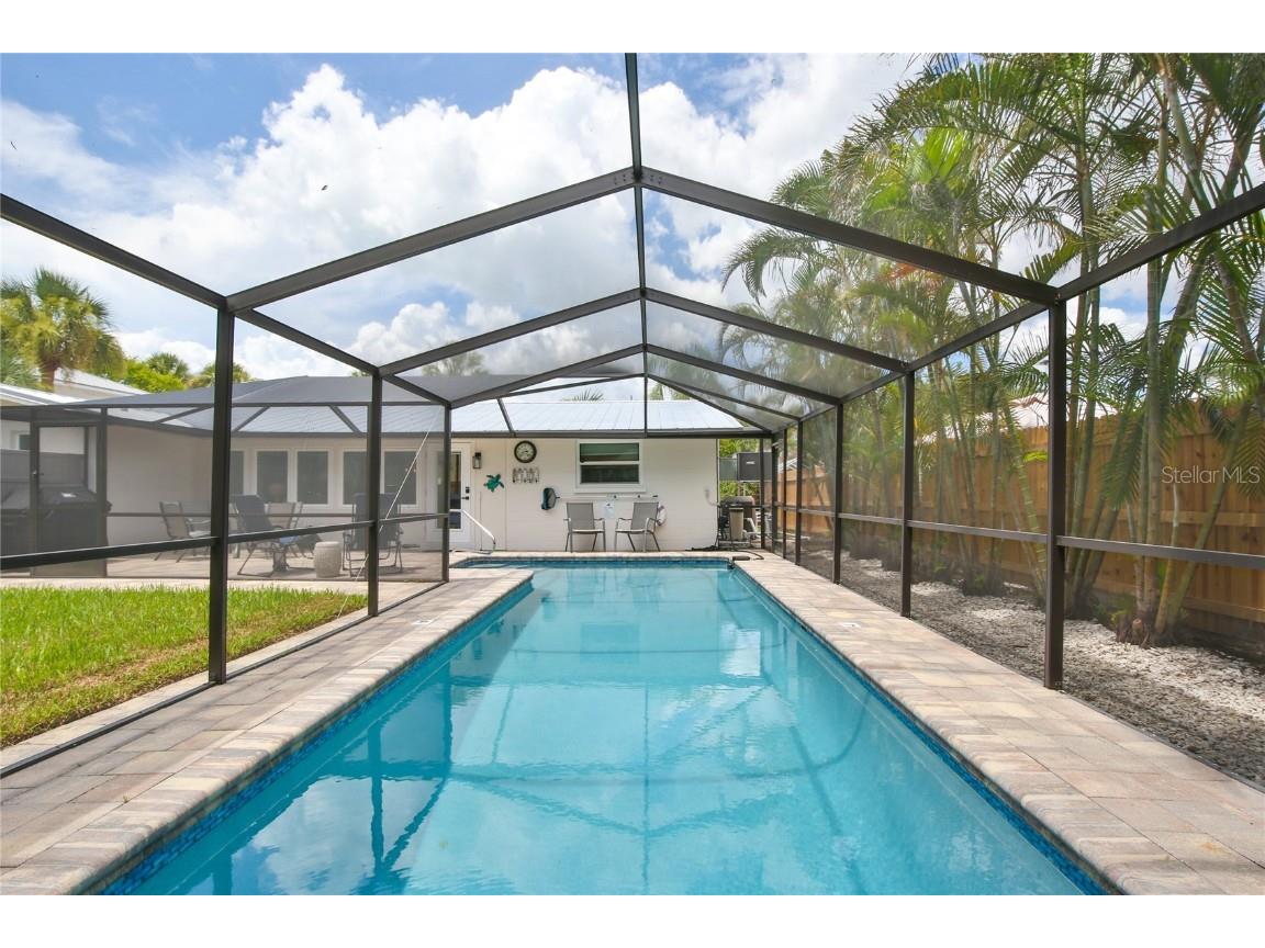 211 Island Circle Sarasota FL 34242 A4658382 image31